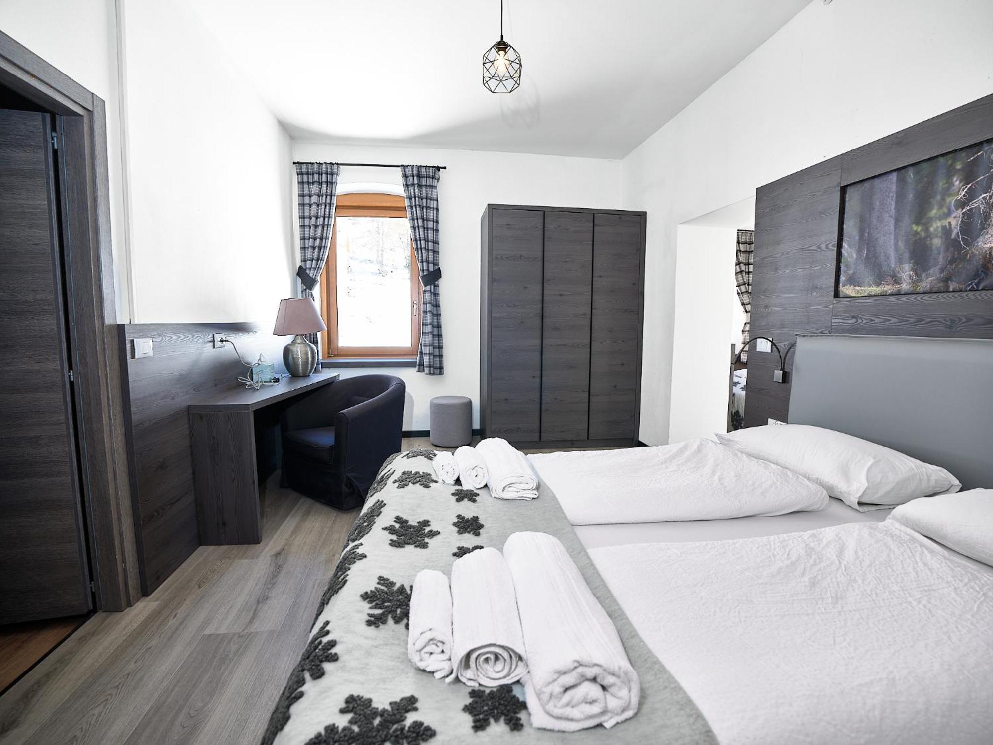 Hotel Pordoi Passo Pordoi Vegetarian Hotel カナツェーイ エクステリア 写真