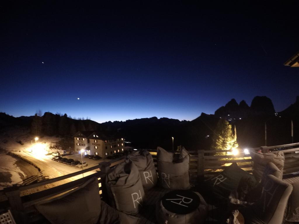 Hotel Pordoi Passo Pordoi Vegetarian Hotel カナツェーイ エクステリア 写真