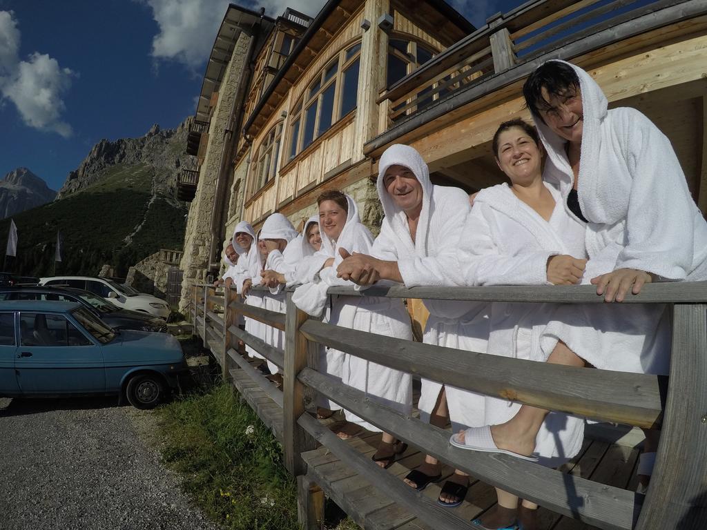 Hotel Pordoi Passo Pordoi Vegetarian Hotel カナツェーイ エクステリア 写真